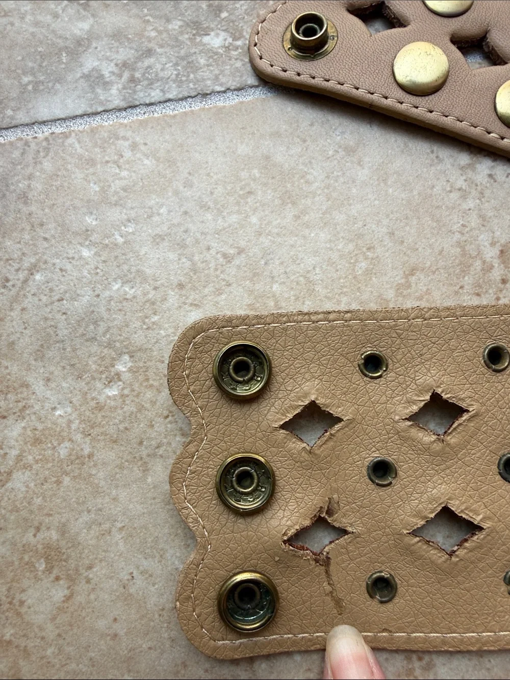 Anthropologie Lonestar Belt Motif 56 Studded Leather Diamond Cutout Stretch Back